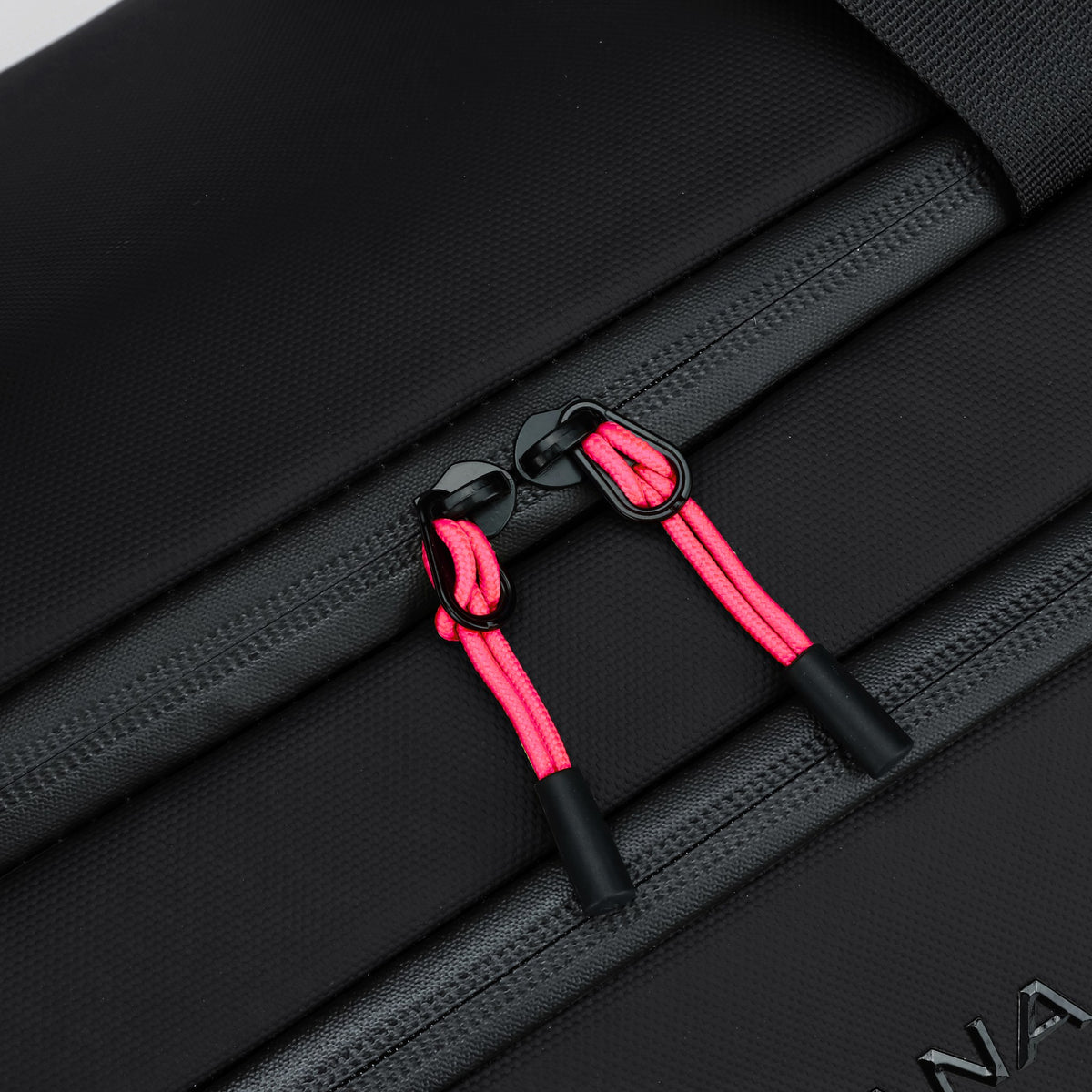 Charcoal — Voyager Holdall, zip pulls, detail