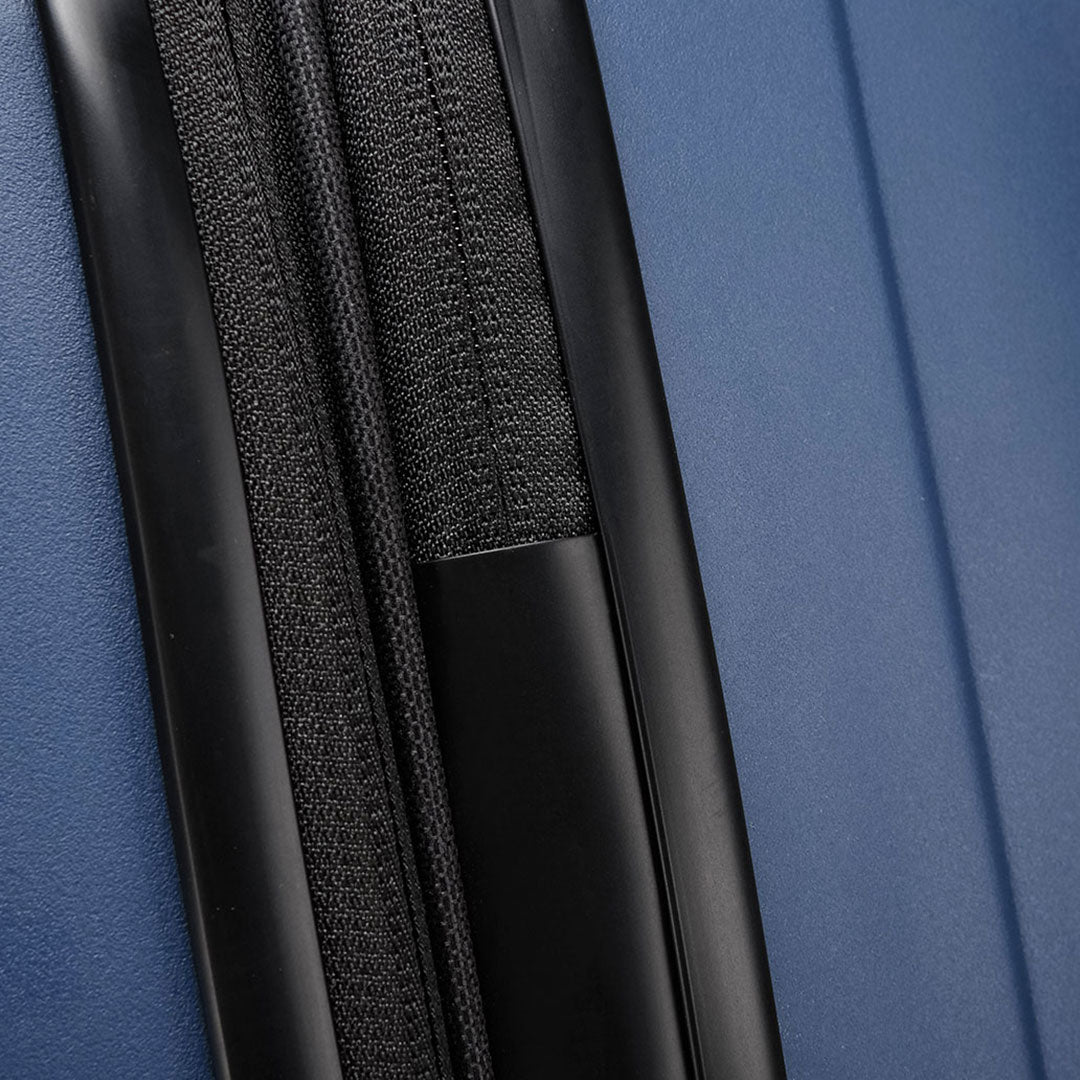 Dallas hard shell suitcase, 55.5cm cabin, side zip, detail