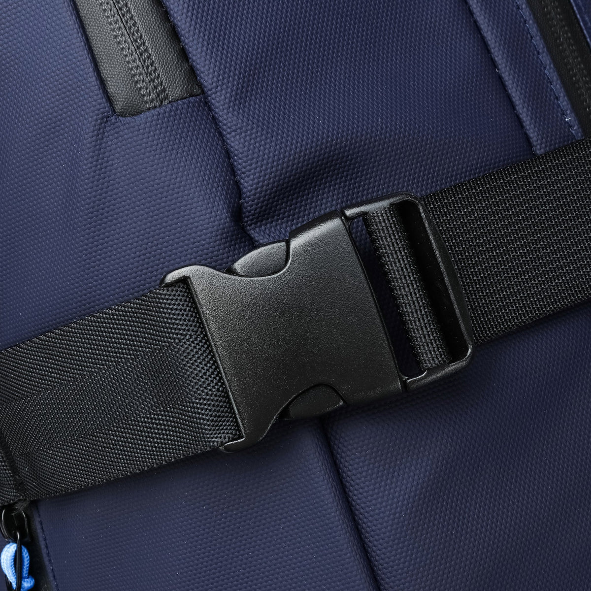 Navy — Voyager Rolling Bag, compression strap buckle, detail