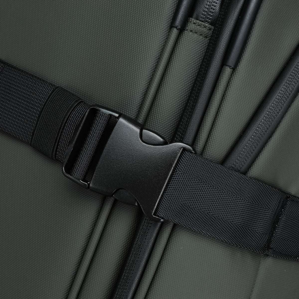 Olive — Voyager Spinner Trolley Case, compression strap buckle, detail
