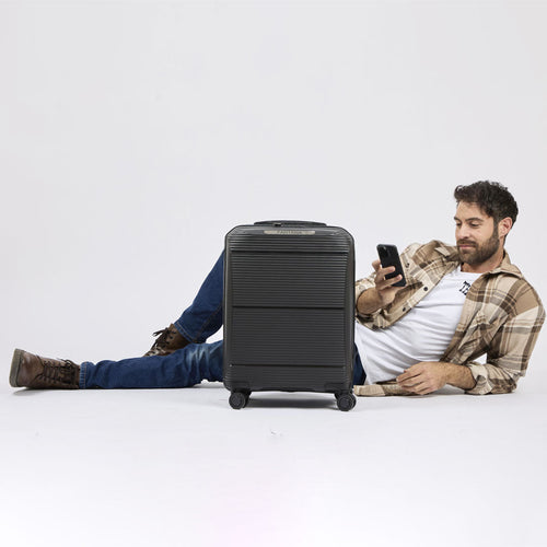 Graphite — Dallas hard shell suitcase, 55.5cm cabin, front - Model